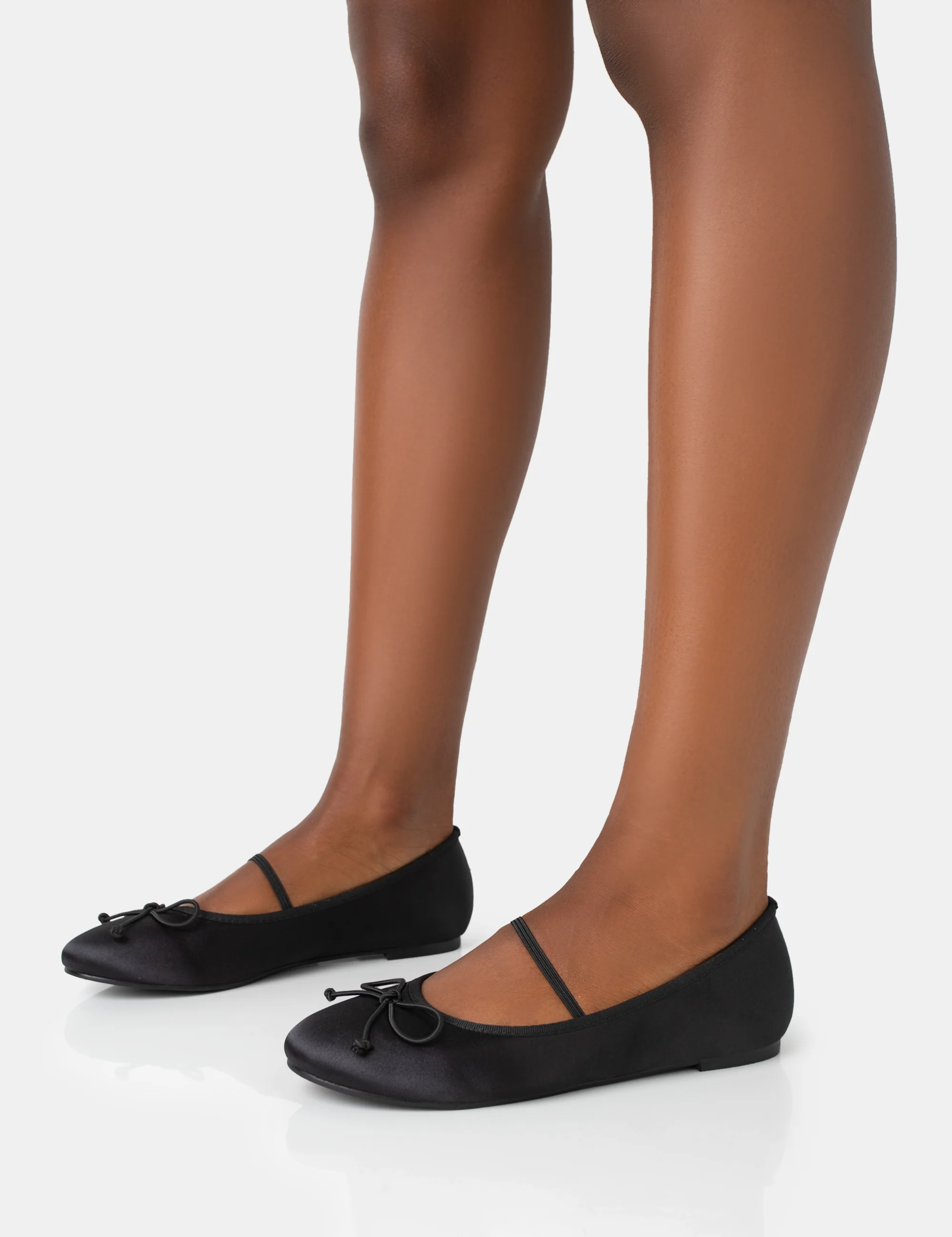 Alexa Black Satin Elasticated Bow Detailed Ballet Flats - Image 3
