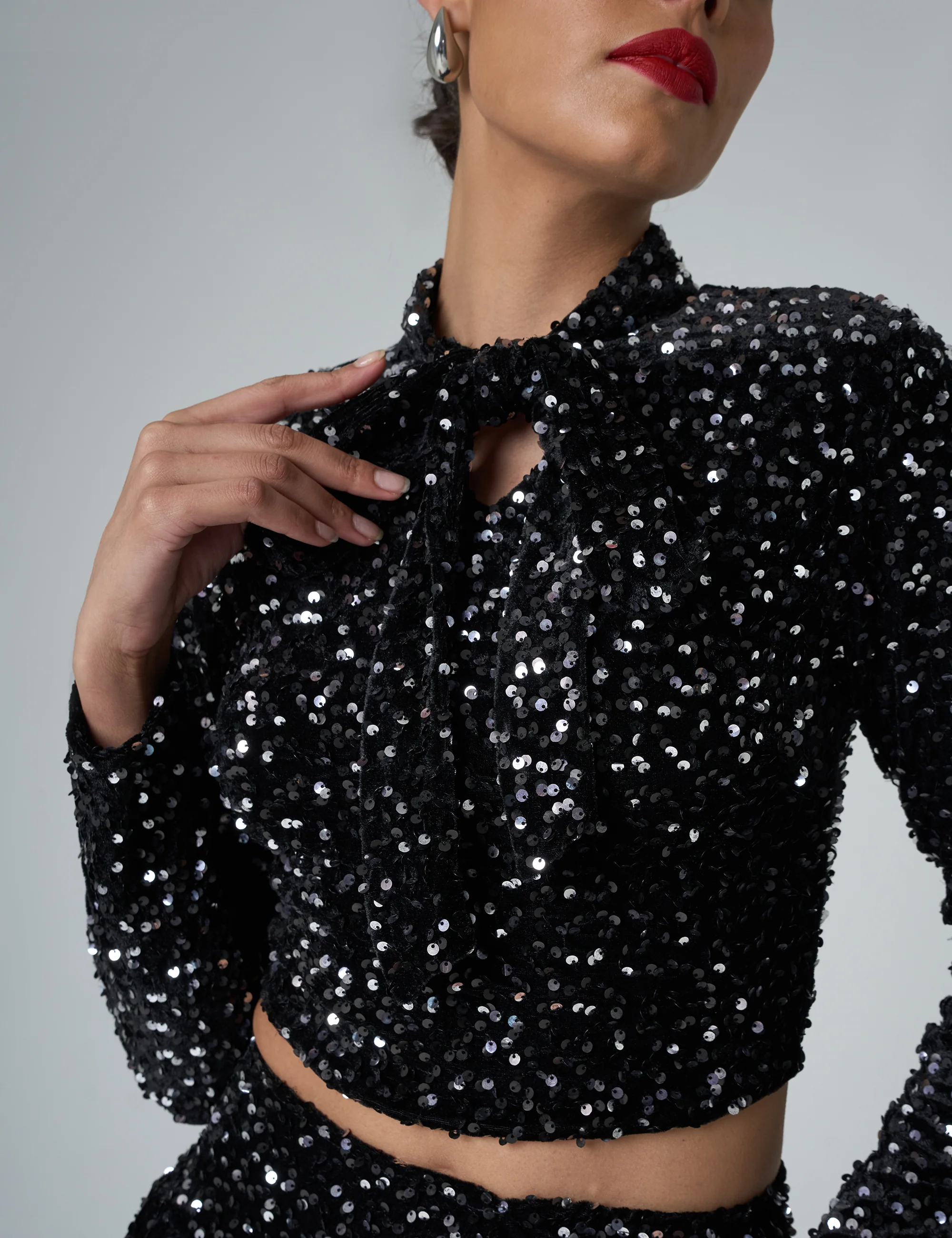 Bow Detail Sequin Long Sleeve Cropped Top Black - Image 2
