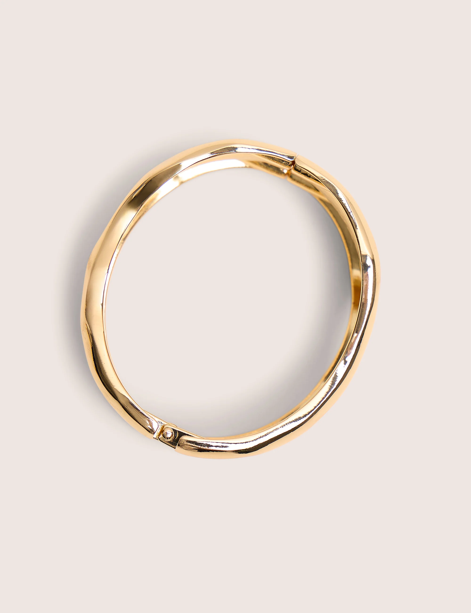 Chunky Single Clasp Bangle Gold - Image 3