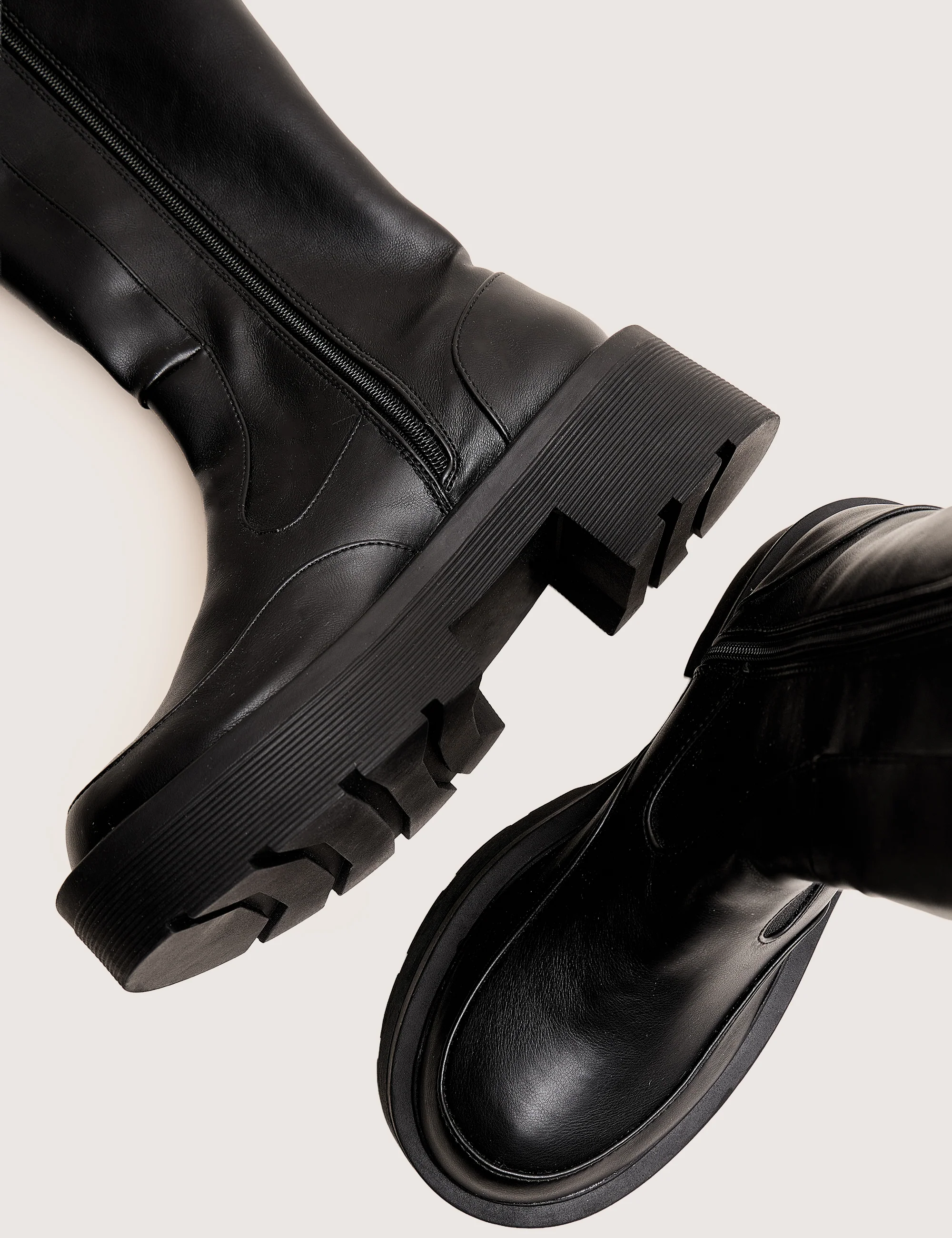 Evergreen Black Knee High Elasticated Detail Chunky Heeled Sole Boots - Image 4