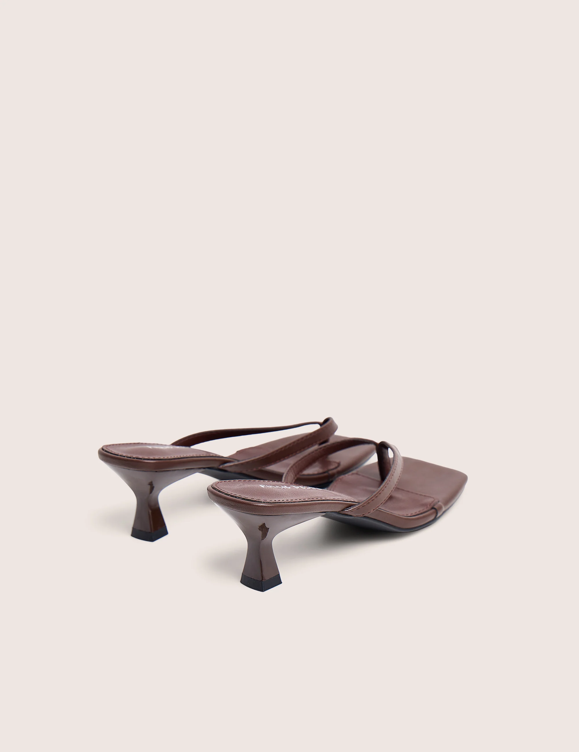 Everlast Chocolate Brown Thong Flip Flop Heels - Image 3