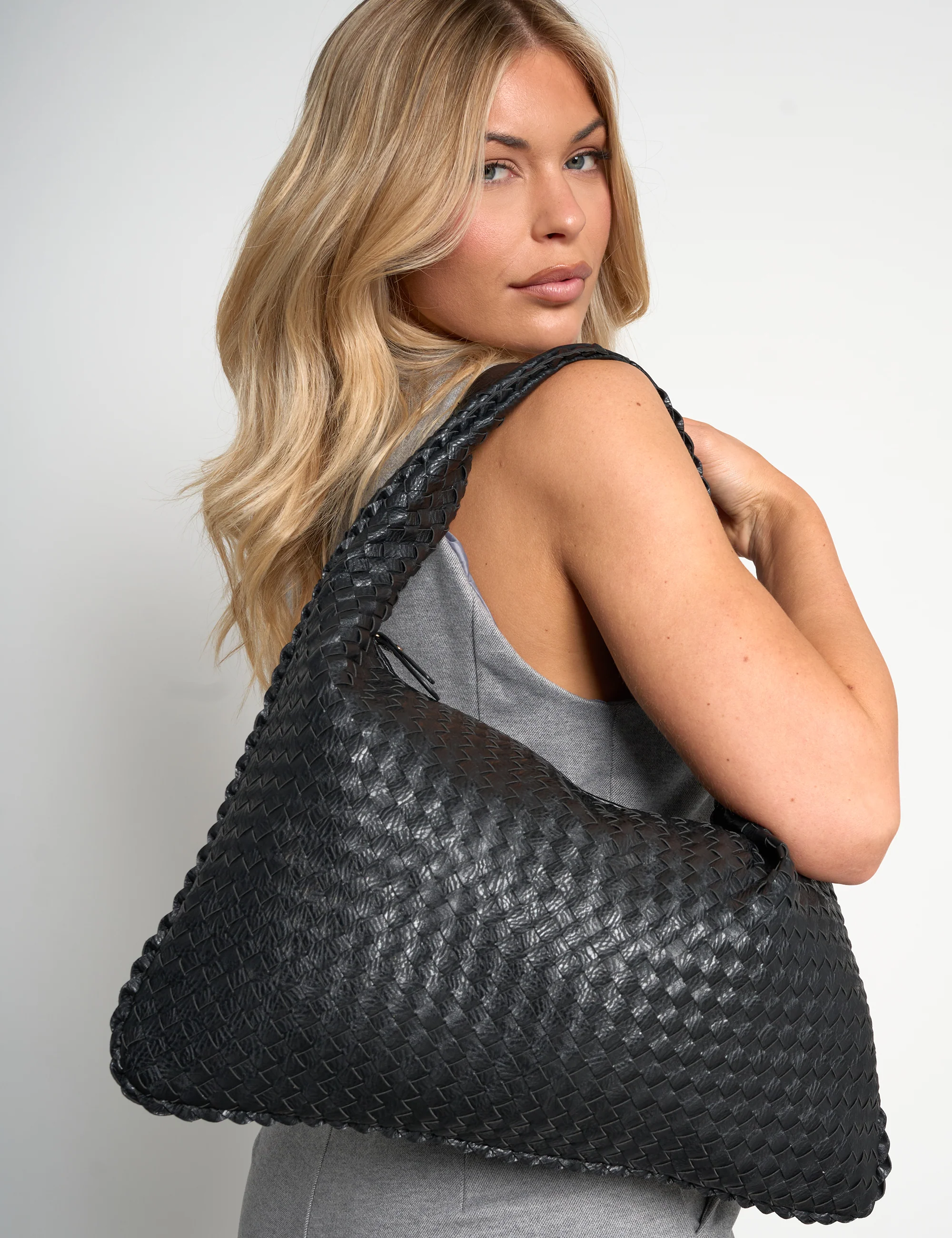 Hobo Woven Zip Black Oversize Shoulder Bag - Image 3
