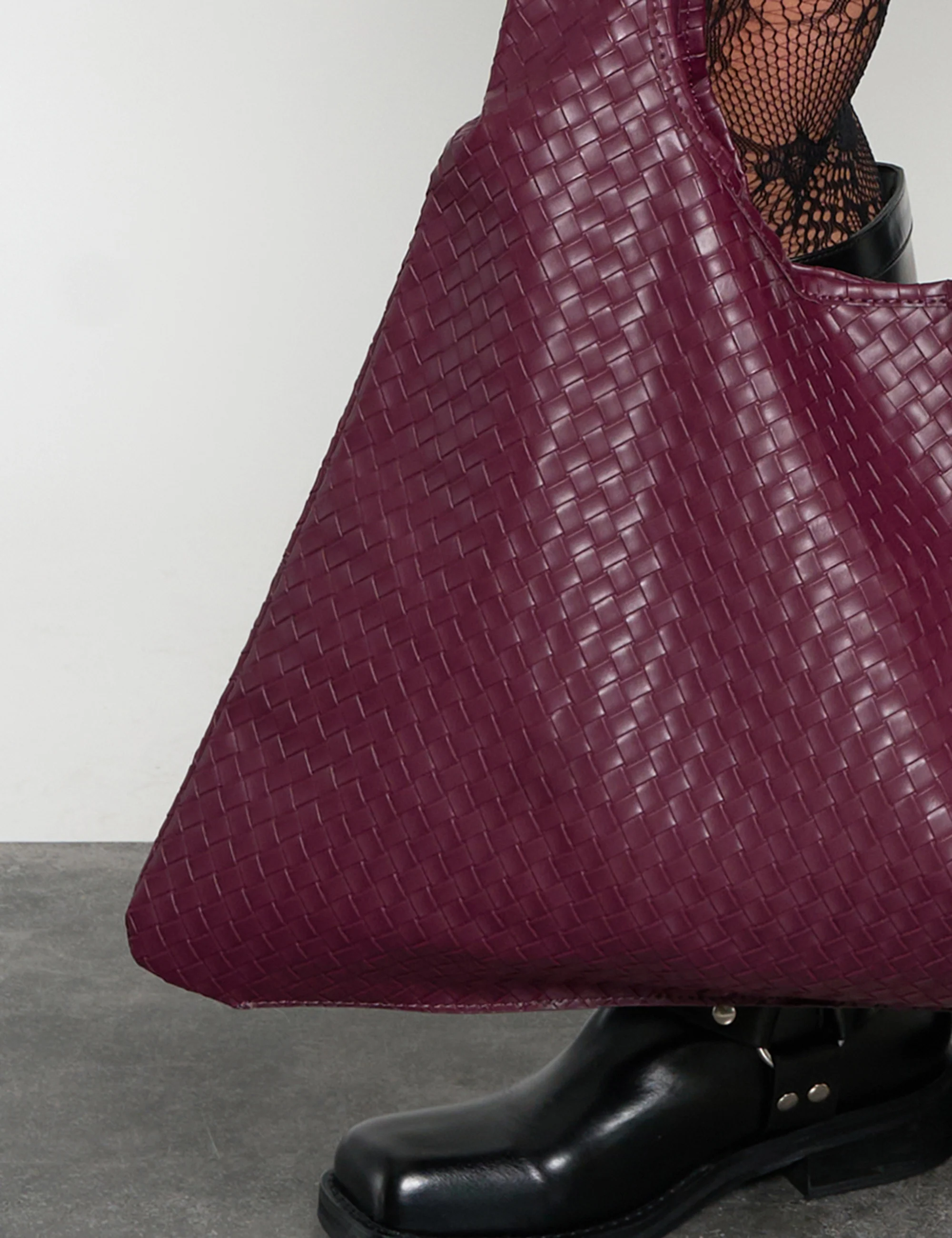 Hobo Woven Burgundy Oversize Shoulder Bag - Image 3
