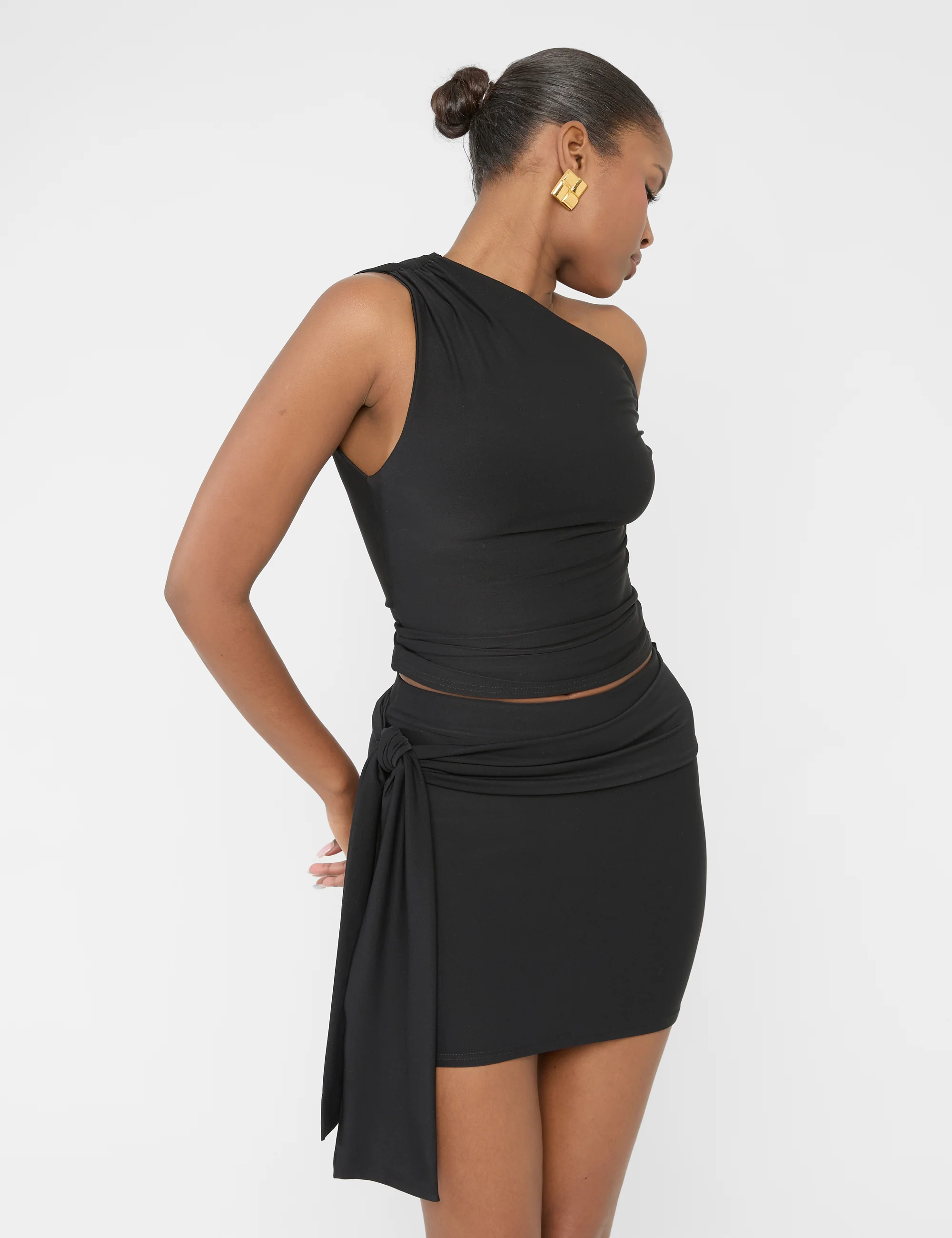 Knot Detail Asymmetric One Shoulder Luxe Slinky Top Black - Image 12