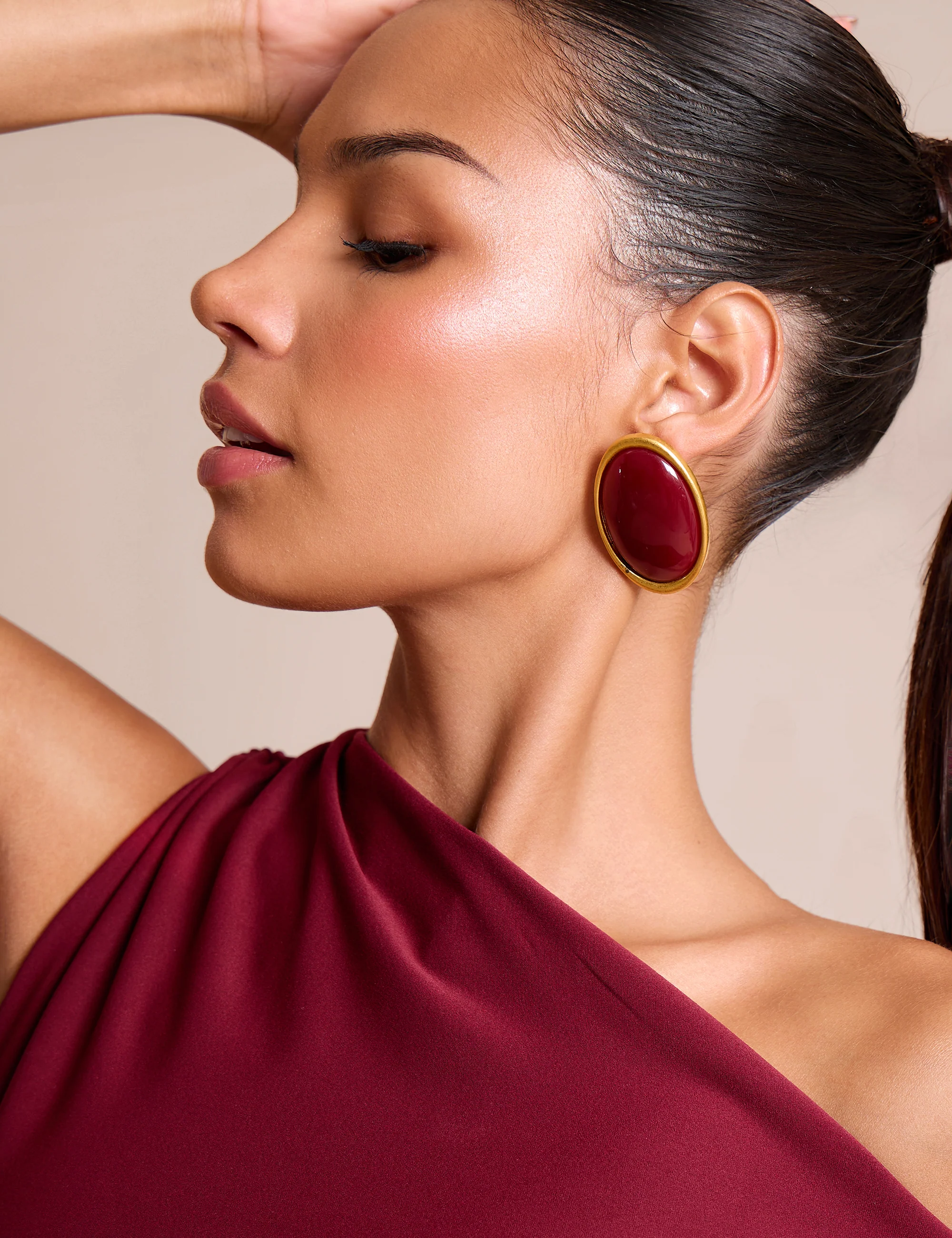 Knot Detail Asymmetric One Shoulder Luxe Slinky Top Burgundy - Image 4