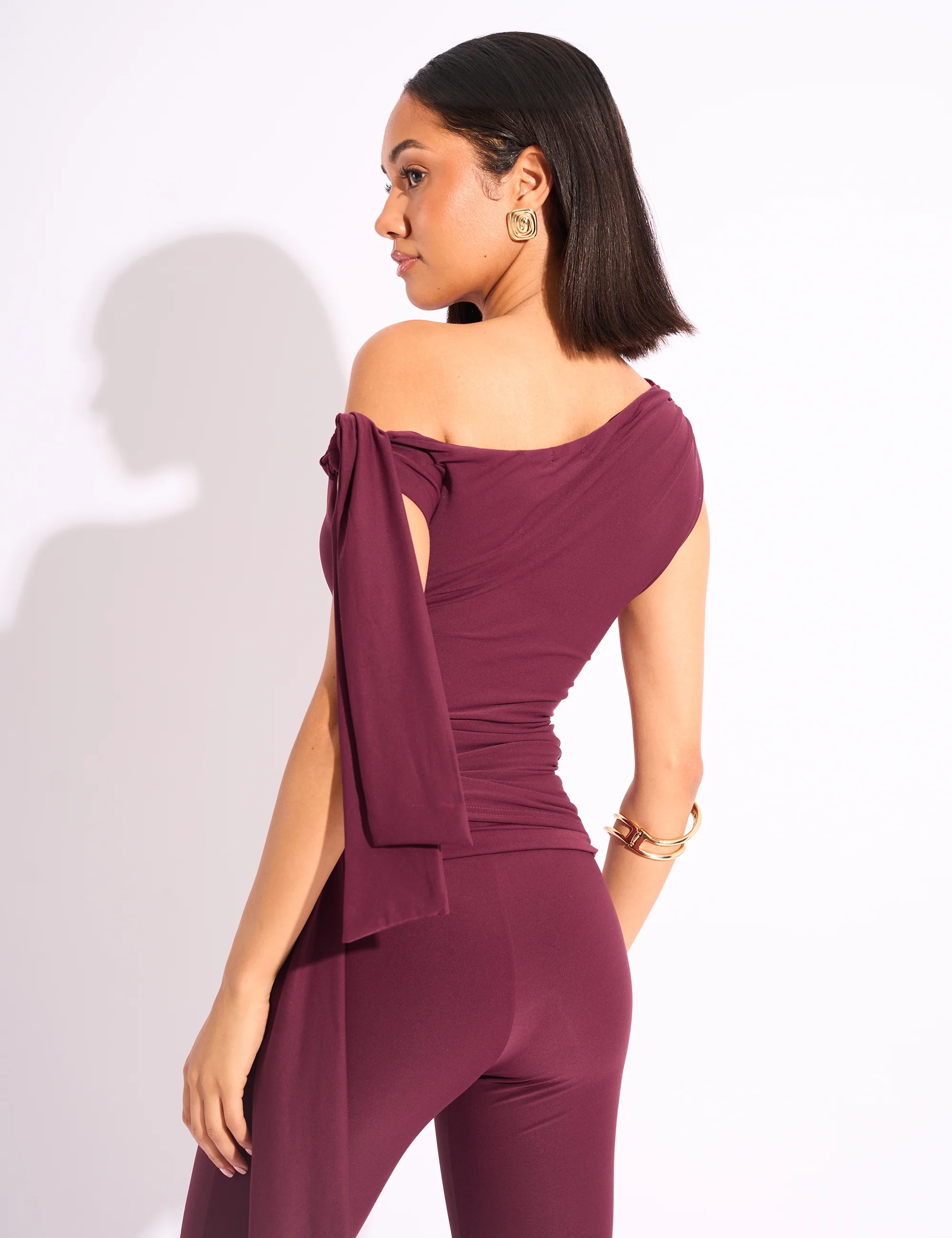 Knot Detail Asymmetric One Shoulder Luxe Slinky Top Burgundy - Image 6