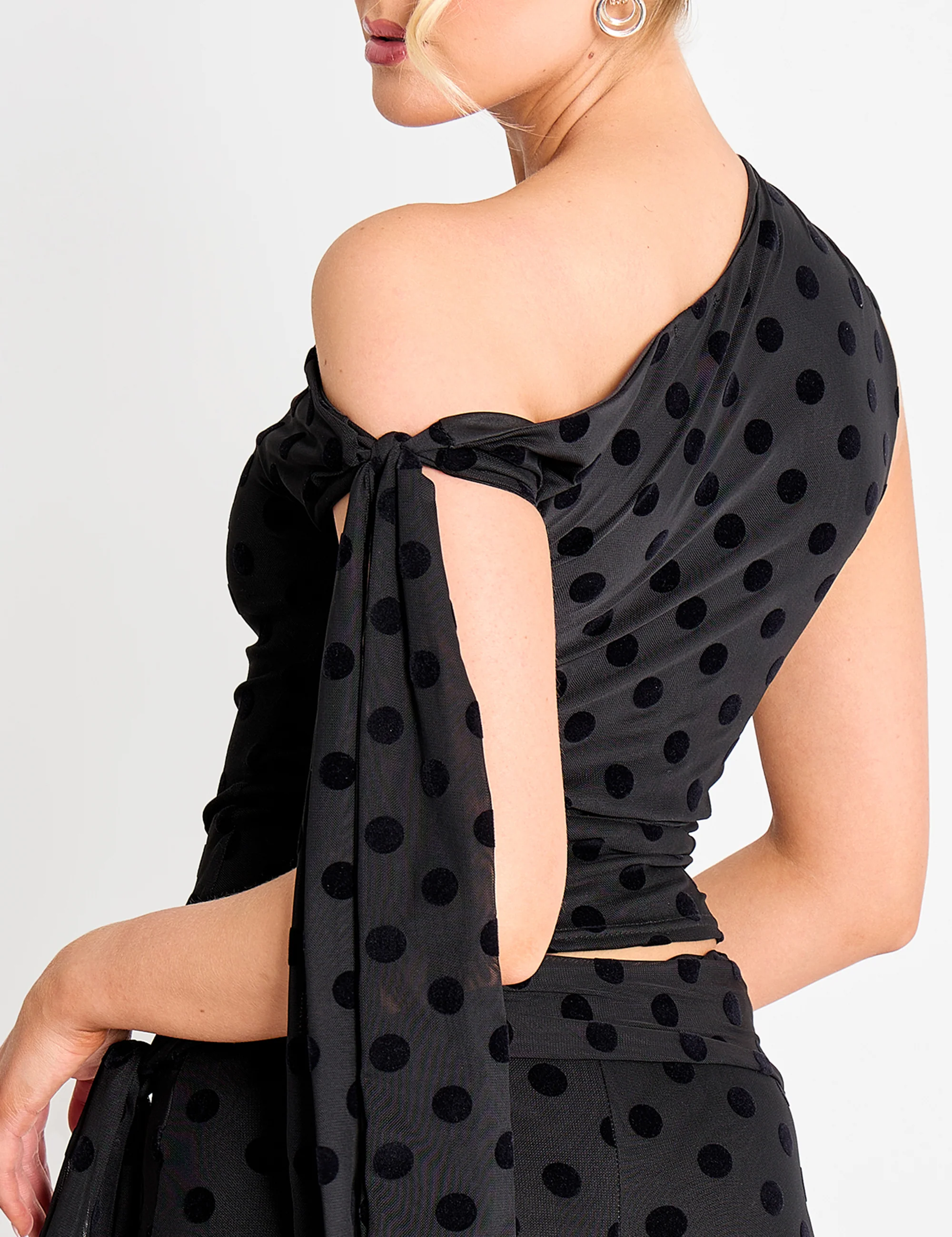 Knot Detail Asymmetric One Shoulder Polka Dot Devore Top Black - Image 4