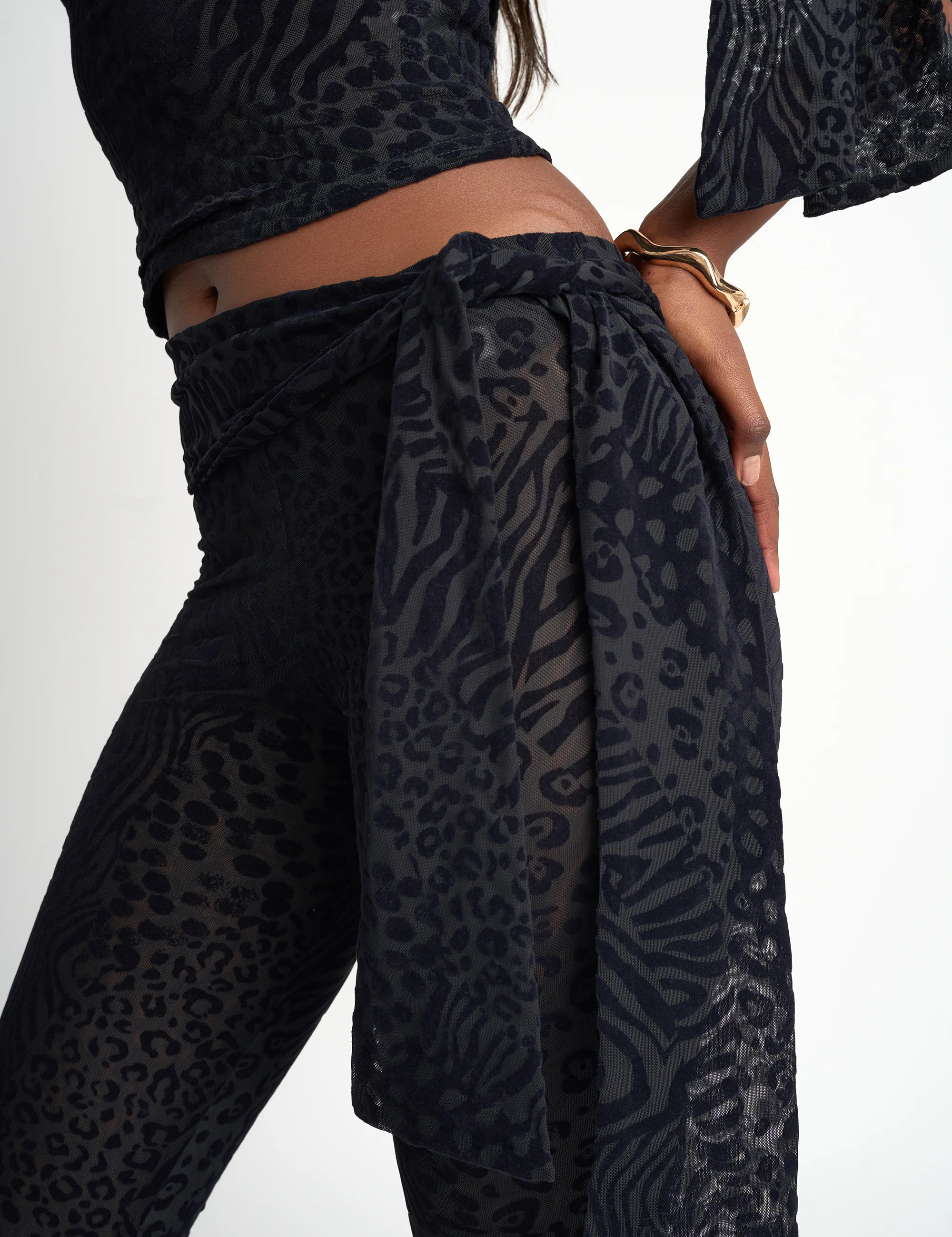 Knot Detail Tie Side Leopard Devore Capri Pants Black - Image 4