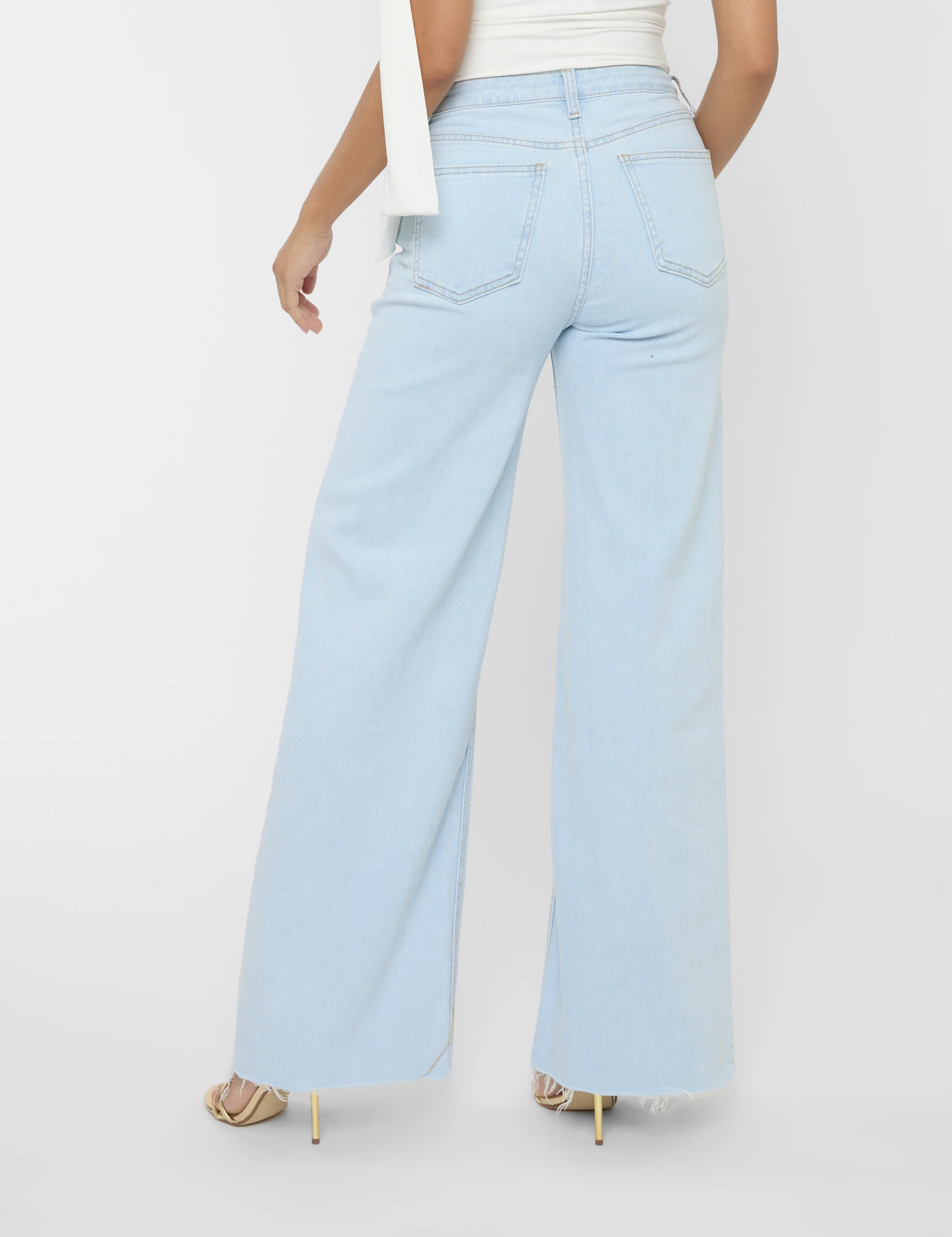 Mid Rise Wide Leg Jeans Light Blue - Image 8