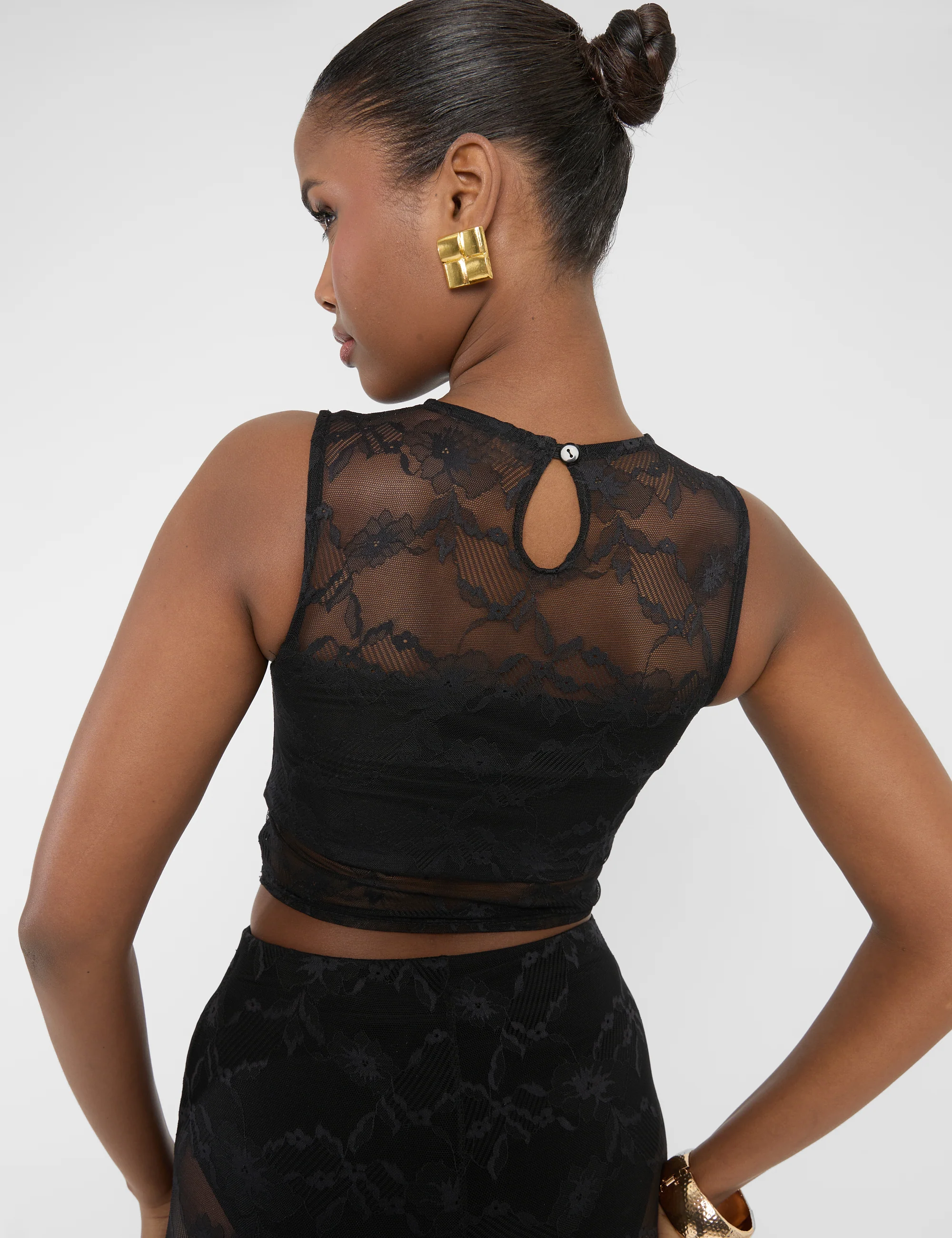 Lace Round Neck Sleeveless Crop Top Black - Image 2