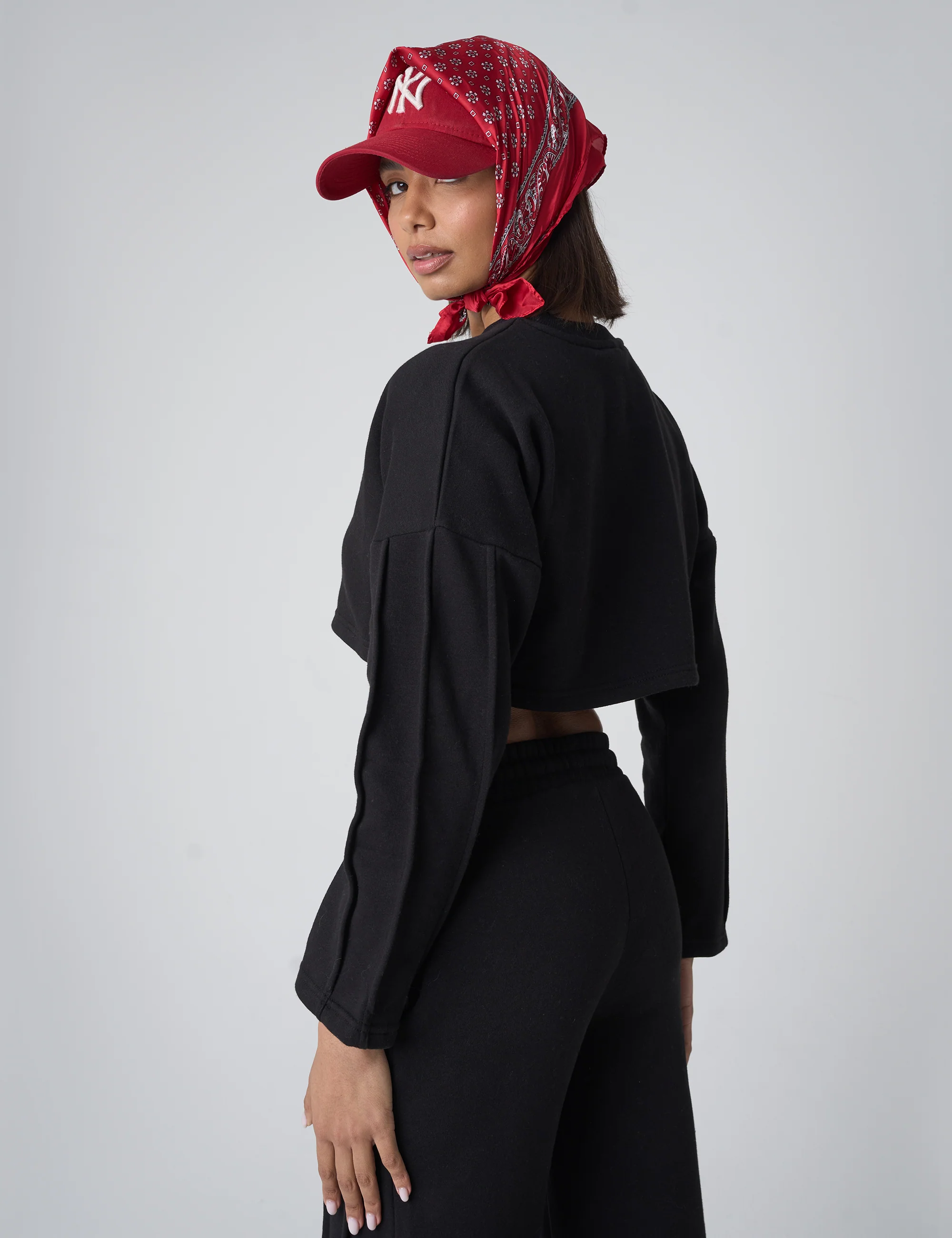 Seam Detail Oversized Crop Sweatshirt Black - Image 2