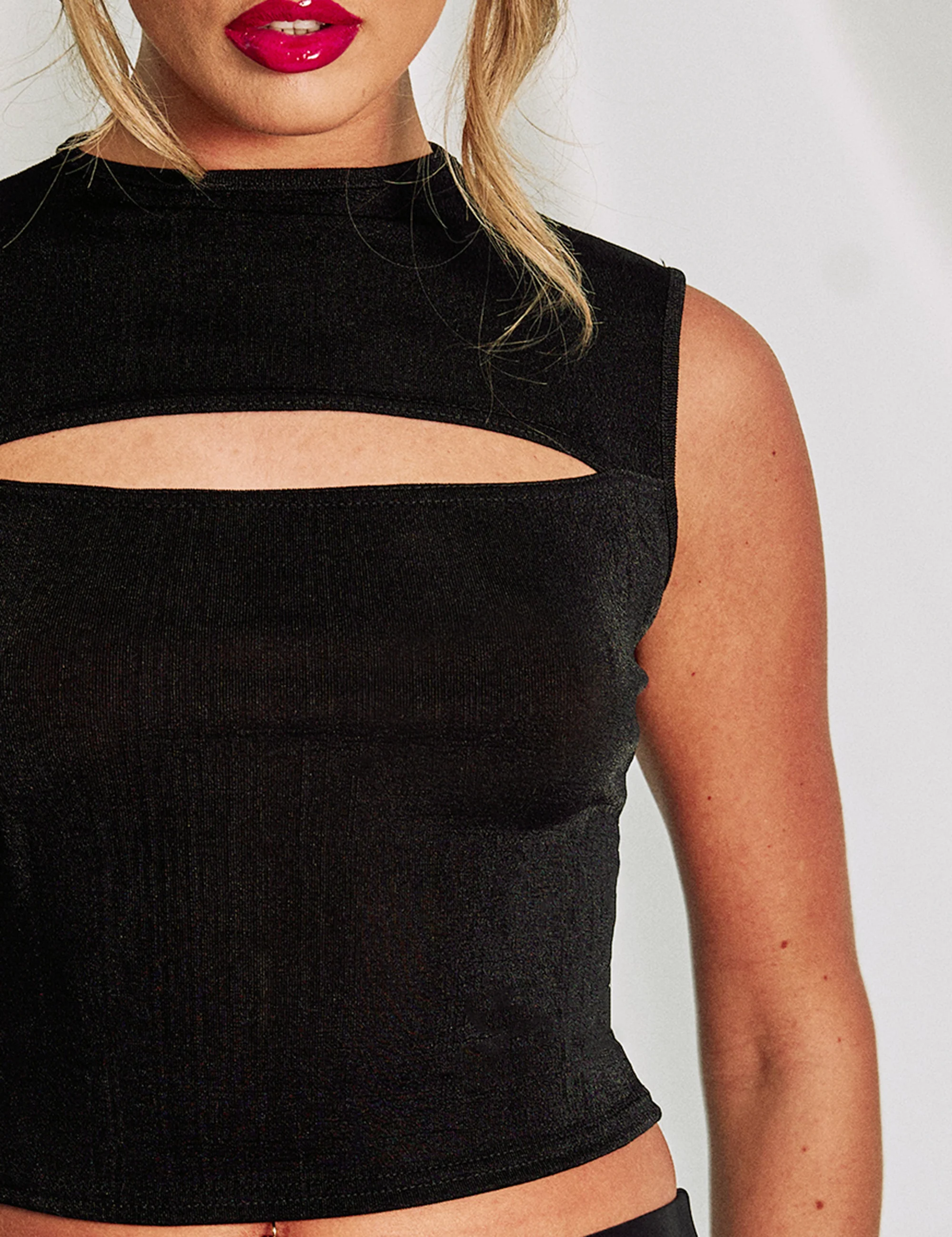 Slinky Slit Detail Sleeveless Top Black - Image 4